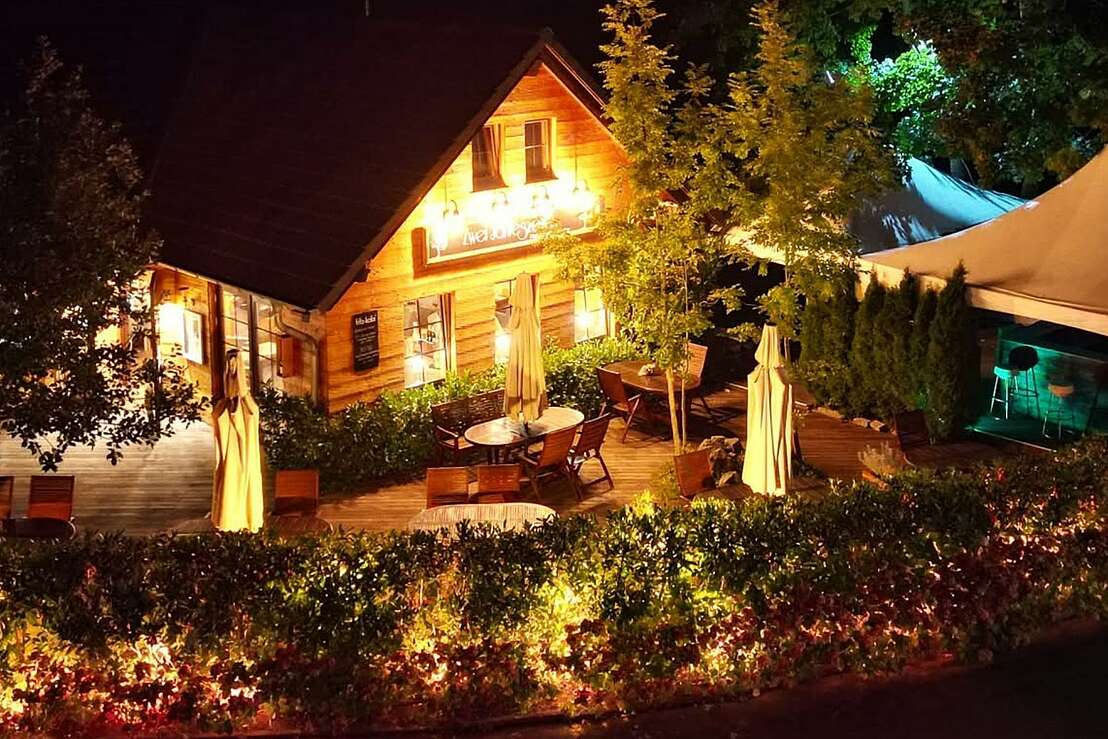Restaurant bei Nacht 