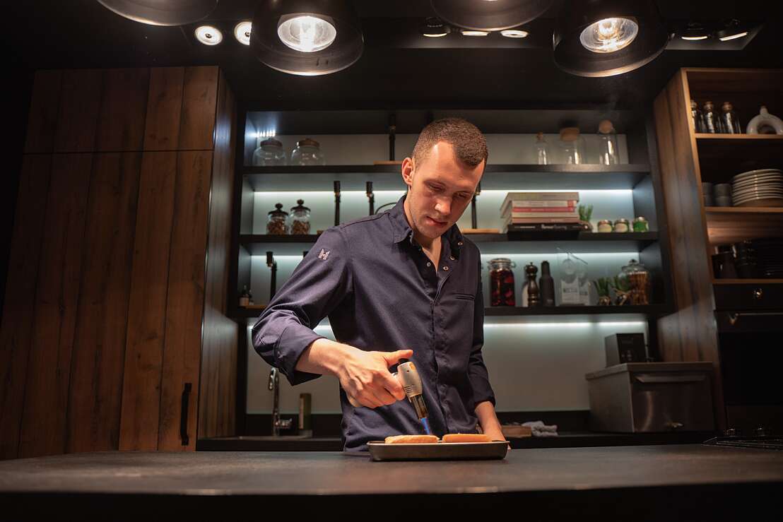 Joseph´s Fine Dining - Front Cooking