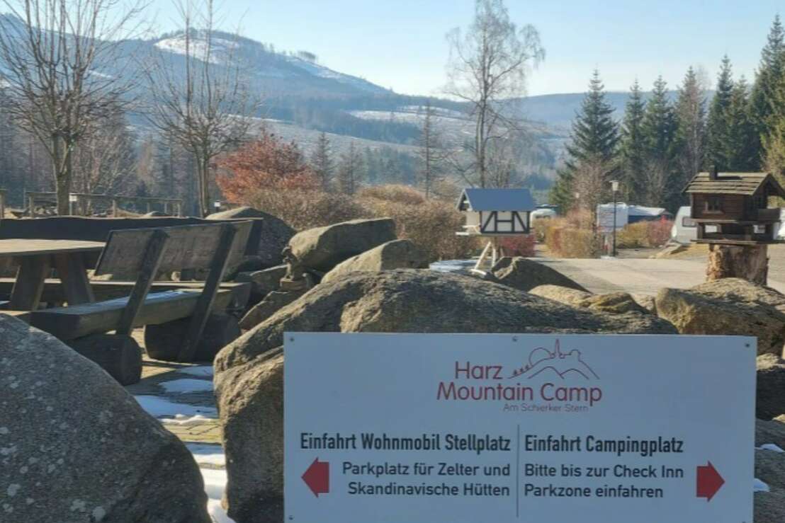 Einfahrt zum Campingplatz 