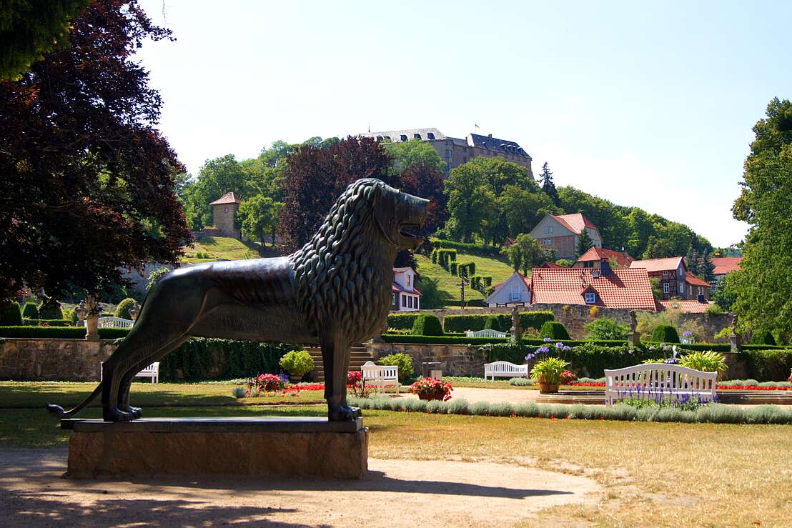 Schlossgarten, großes Schloss