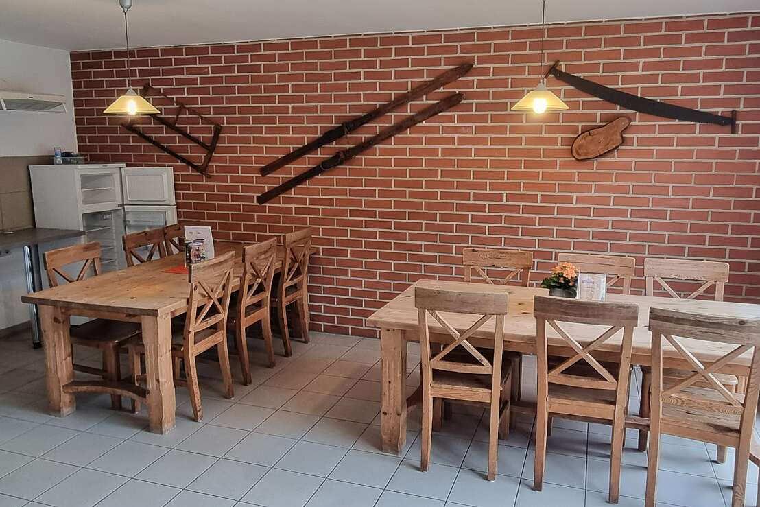 Harz Mountain Camp - gemütliche Küche / Aufenthaltsraum mit TV 