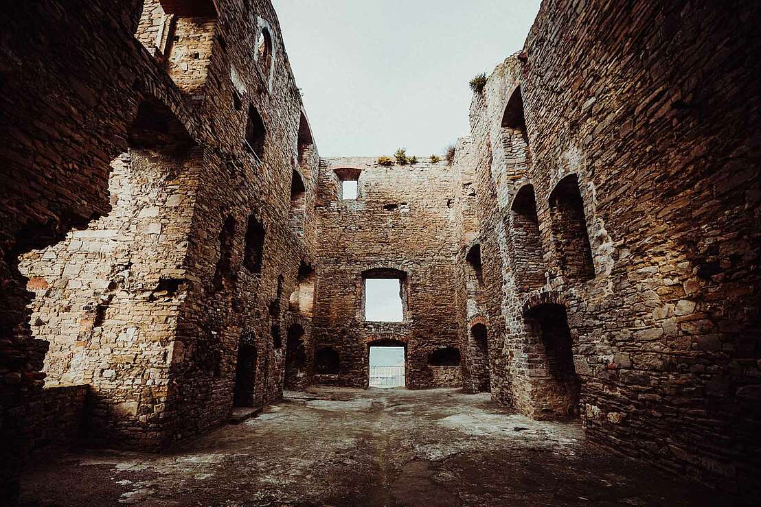 Burgruine Arnstein innen