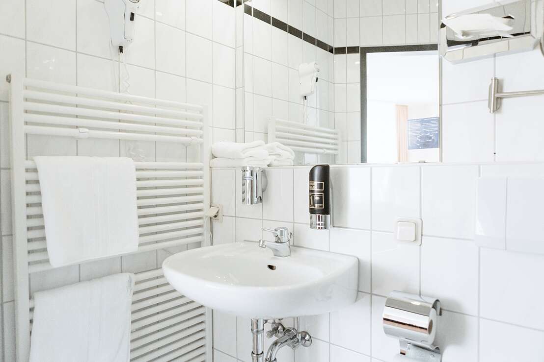 Helles, geräumiges Badezimmer