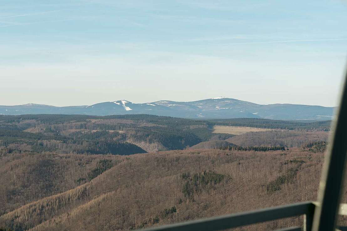 Blick vom Poppenbergturm auf Brocken und Wurmberg