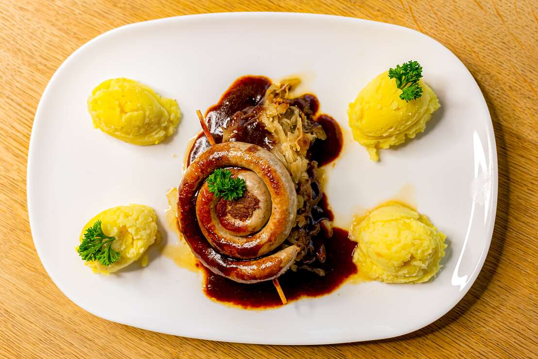 Würstchenkessel - Bratwurst mit Sauerkraut und Kartoffelpüree