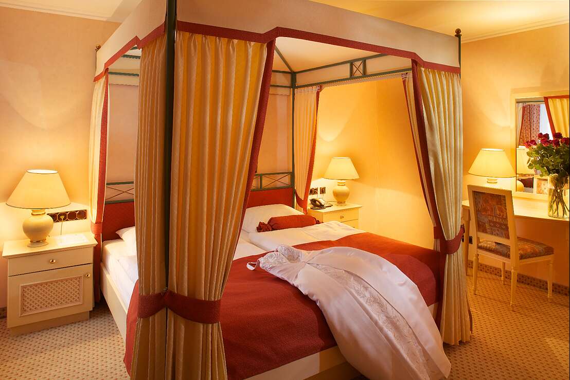 Suite mit Whirlwanne Hotel & Restaurant Weißer Hirsch