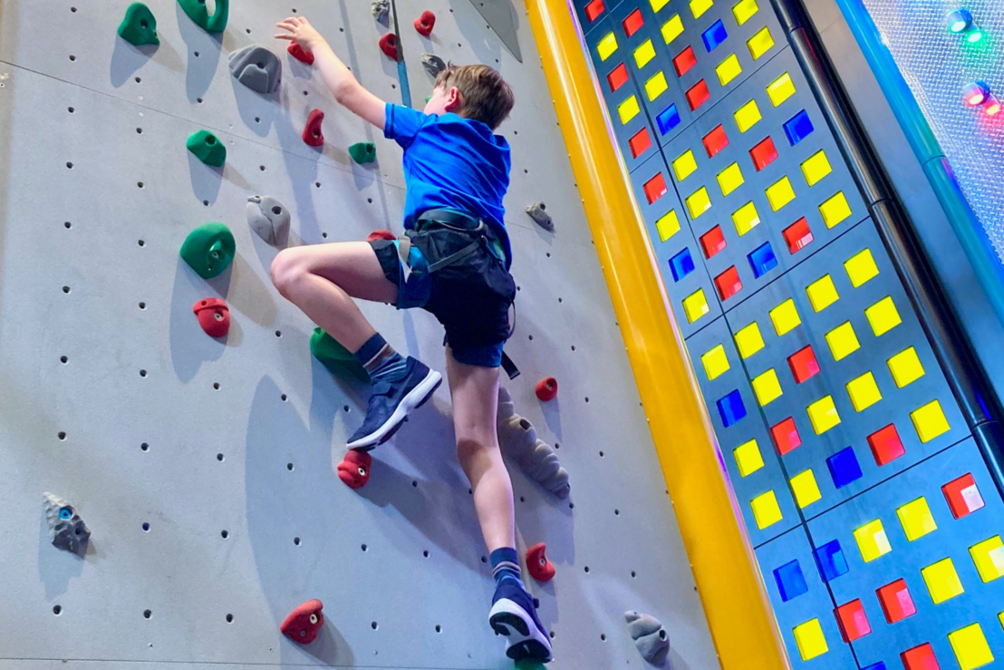 Anspruichsvollere Kletterrouten gibts am Element "Reef"