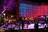 Eisbahn vor dem Jacobson-Haus