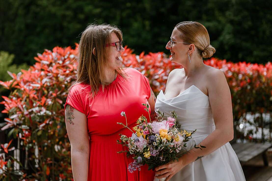 Als Hochzeitsplanerin stehe ich der Braut jederzeit mit Herz, Ruhe und voller Leidenschaft zur Seite. 🤍