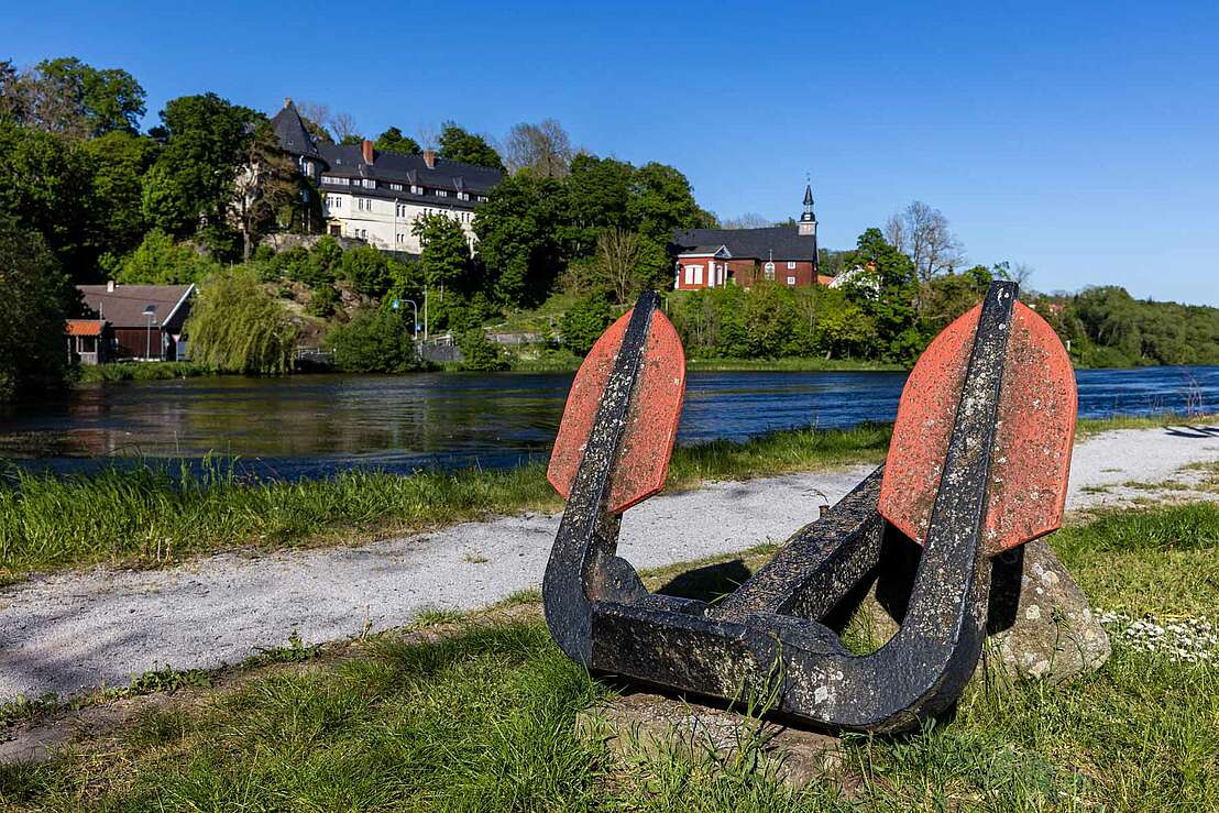 Schloss Stiege - Anker am gegenüberliegenden Teichufer
