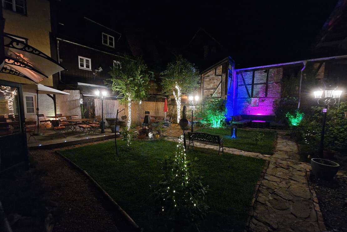 unser Weingarten   ( Biergarten )