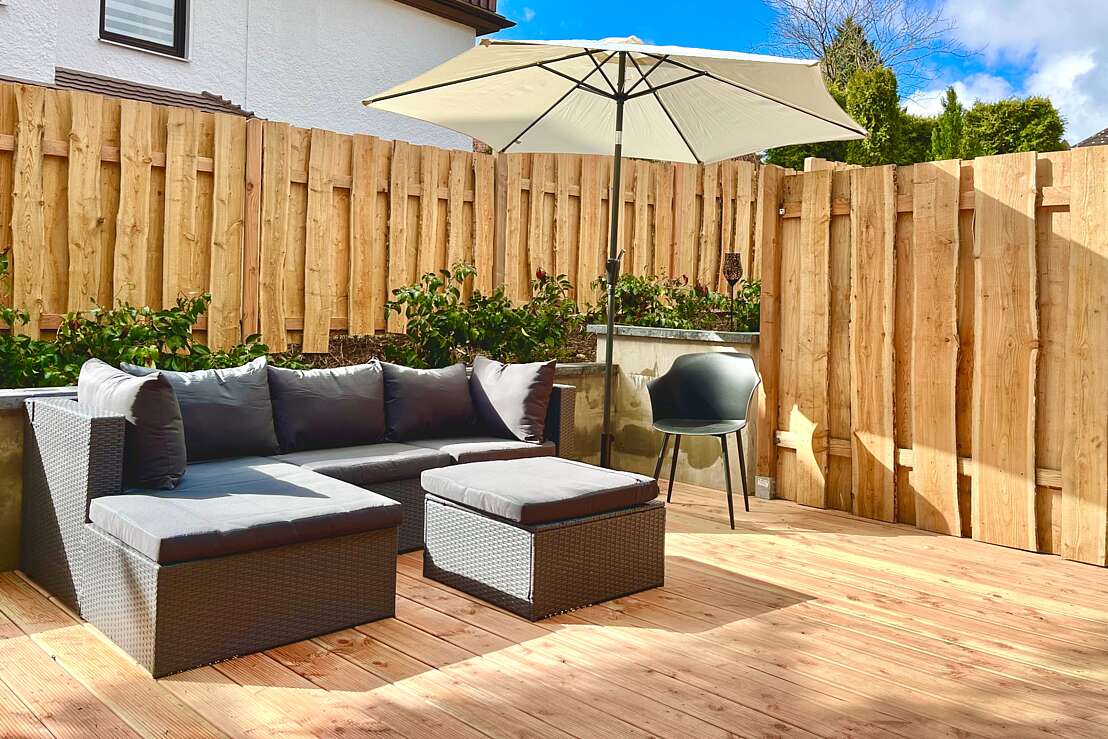 App 5 - große Terrasse mit Launch