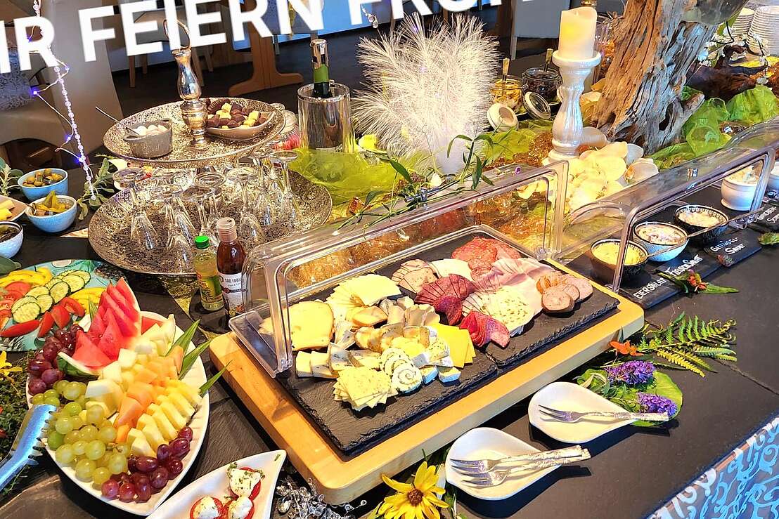 Wir feiern Frühstück ;-))) Wir feiern Frühstück ;-)))