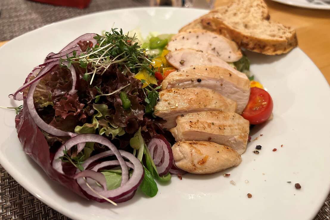 Hähnchen mit Salat