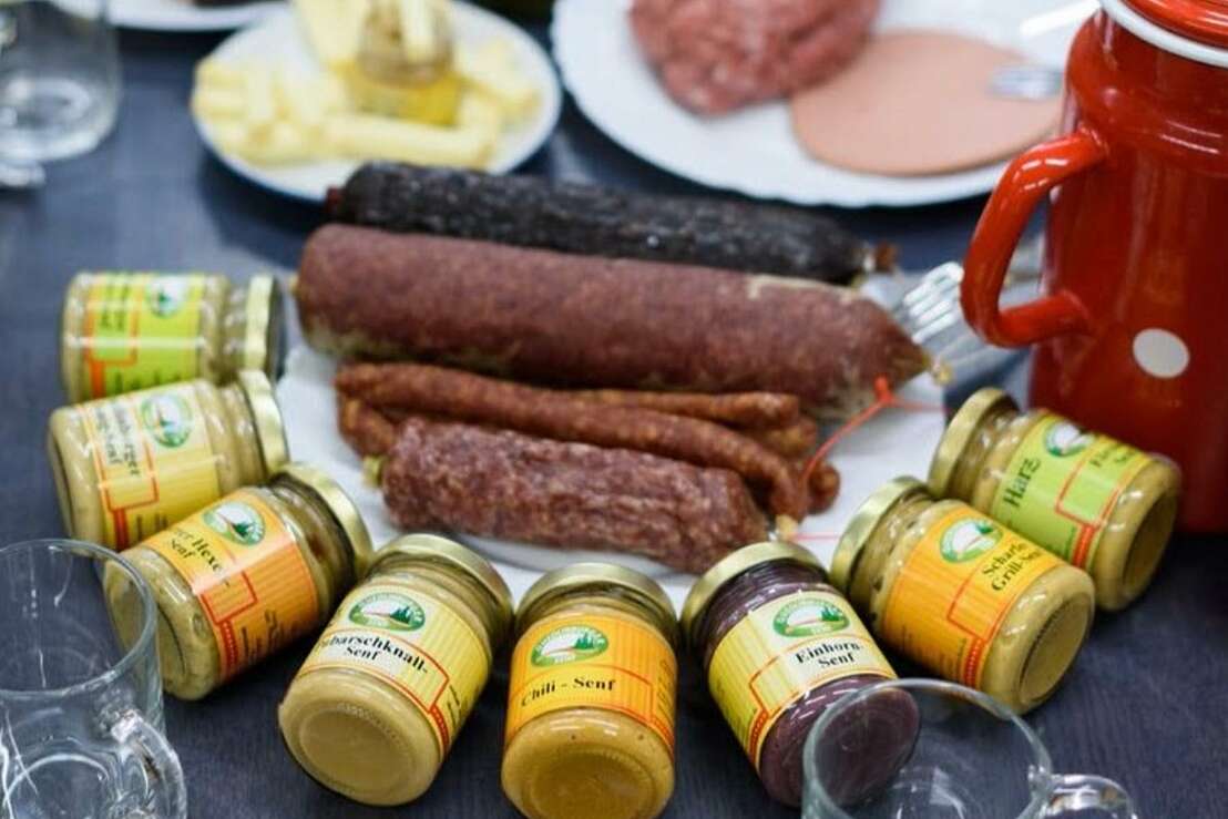 Senf und Harzer Wurst