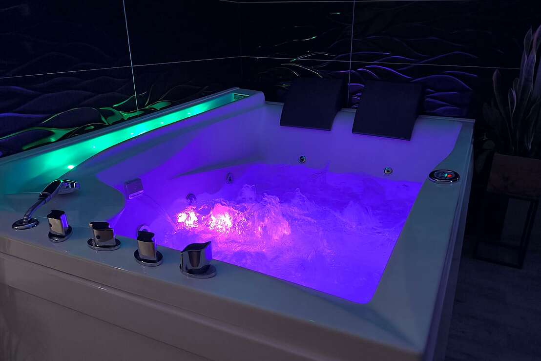 Whirlpool für zwei - 400 LT Whirlpool für zwei - 400 LT