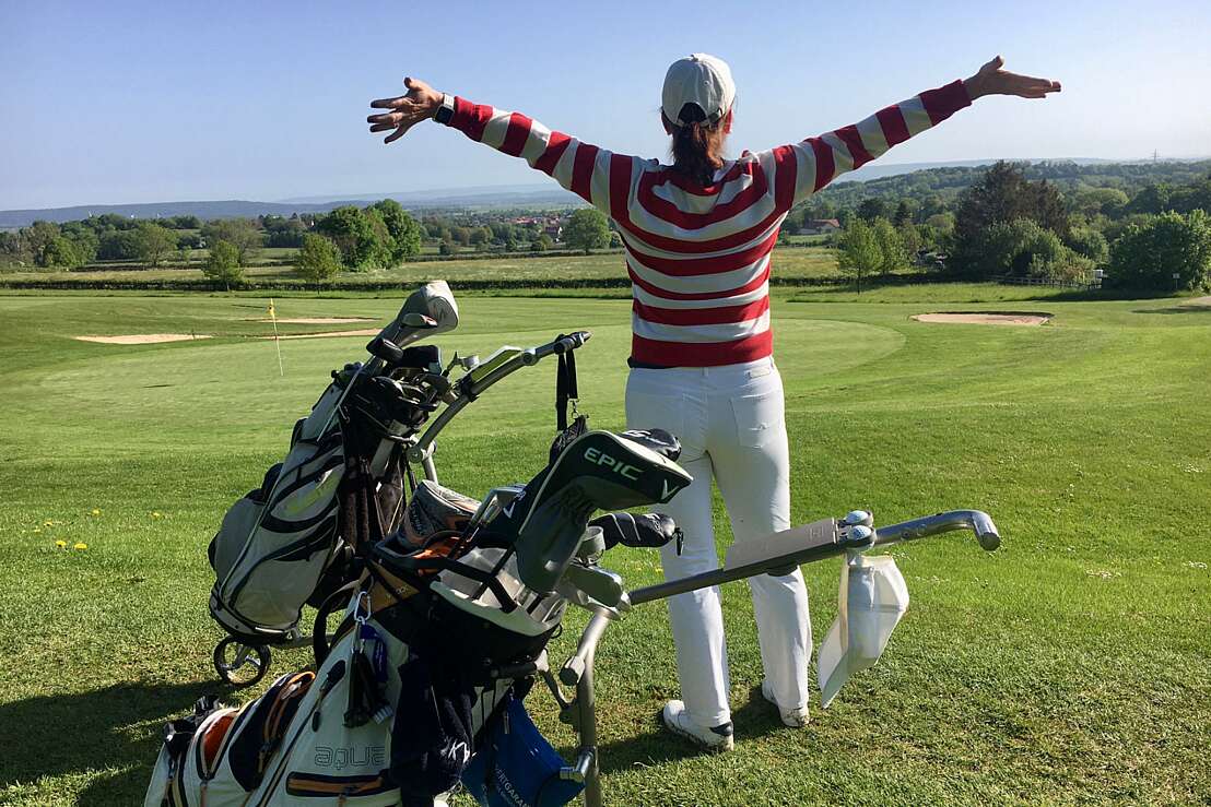 Golferin im Glück