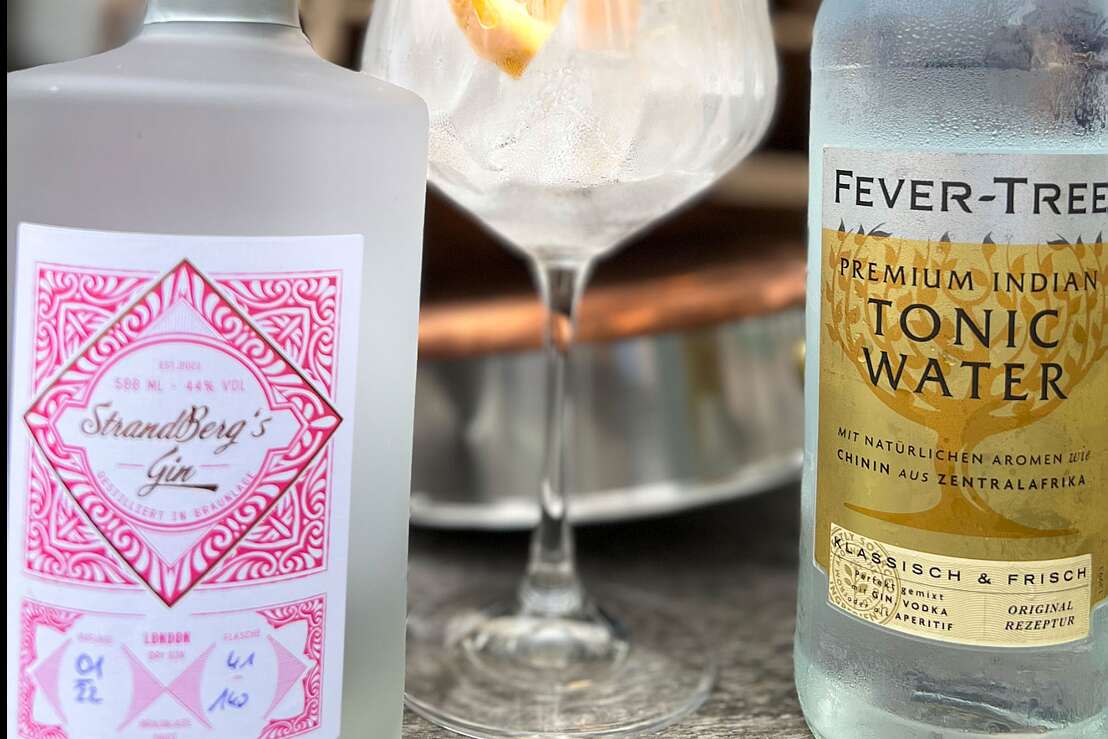 StrandBerg's Gin Pink Label