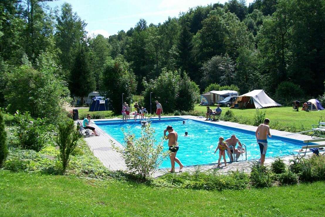 Unser eigenes Schwimmbad Unser eigenes Schwimmbad