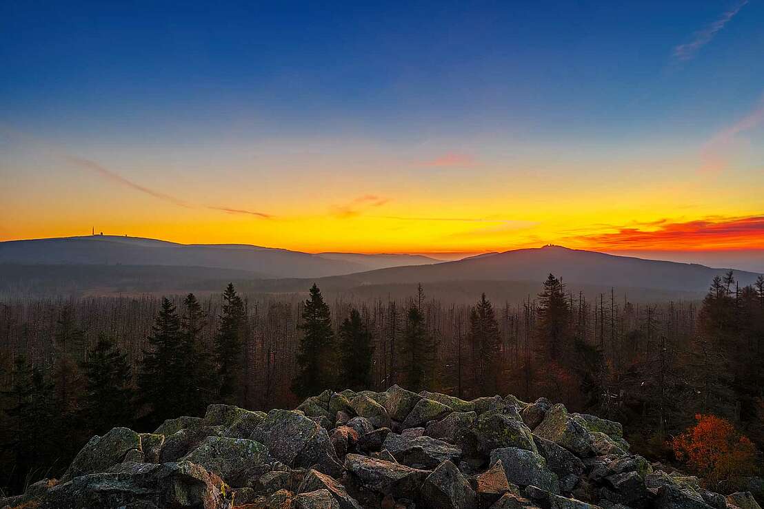 Blick auf den Brocken von der Achtermannshöhe am Abend