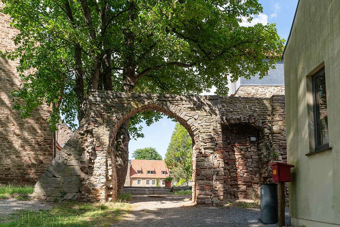 Historischer Torbogen am Kloster Ilsenburg