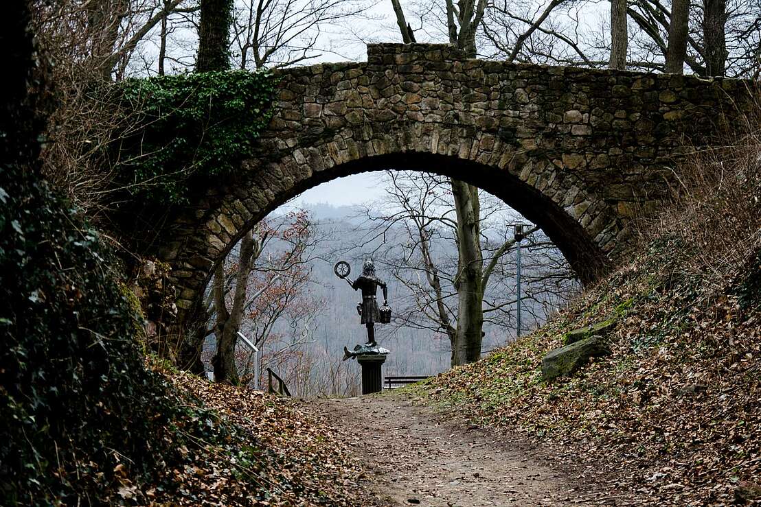 Bodo-Statue an der Ruine Harzburg