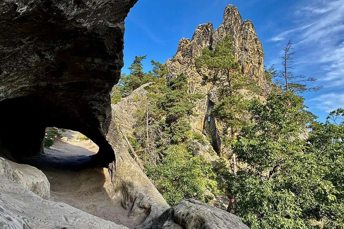 Mystischer Kraftort Teufelsmauer - Hamburger Wappen Mystischer Kraftort Teufelsmauer - Hamburger Wappen