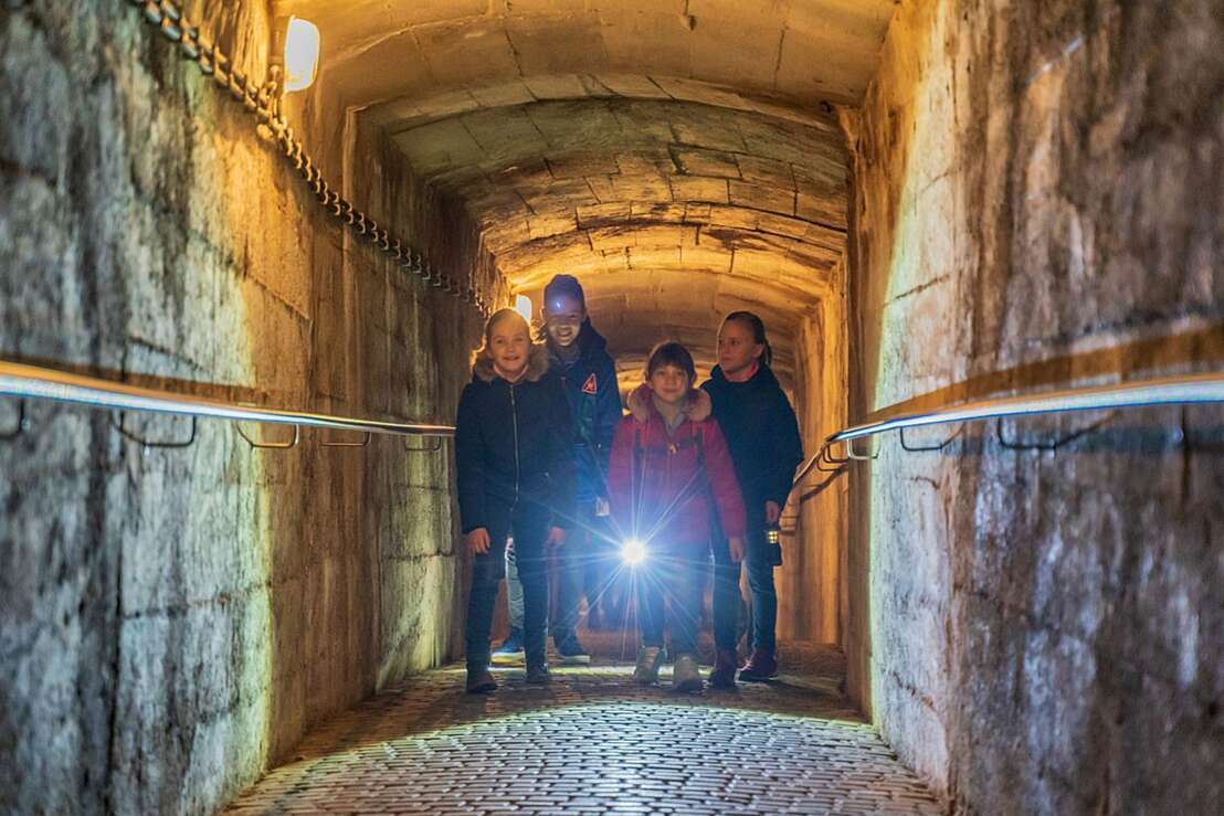 Highlight für kleine Entdecker: die Kinder-Taschenlampenführung.