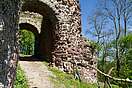 Alter Torbogen der Burgruine Ebersburg