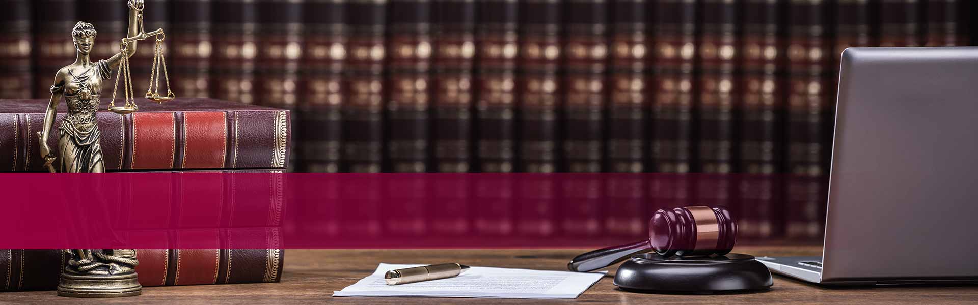 Kategorie Dienstleistung Anwälte - Justitia vor Gesetzbüchern