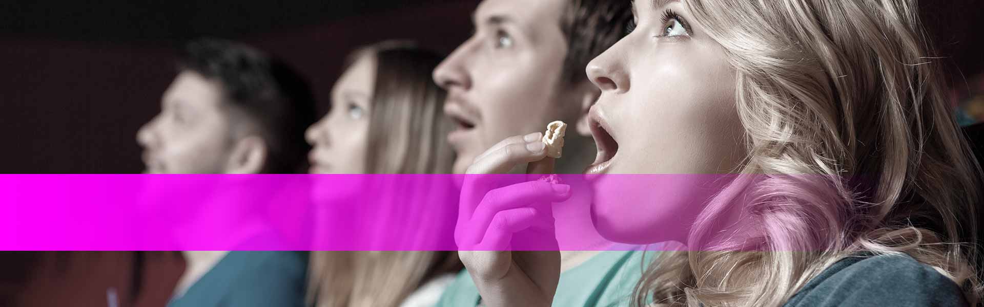 Kategorie Kultur Kino - Gespannte Kinozuschauer